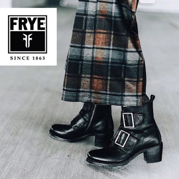 Frye Sabrina Double Buckle Vintage Academia Black Leather Block Heel Ankle Boot - Picture 1 of 16